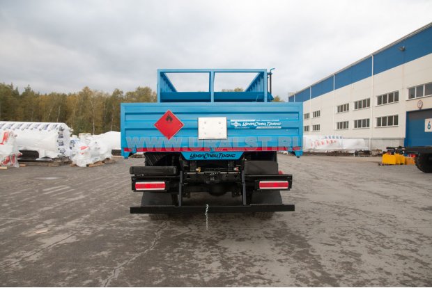 Бортовой автомобиль Камаз 43118-50 баллоновоз