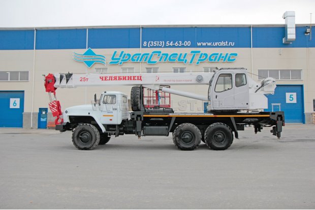 Автокран Челябинец Урал 4320-60М
