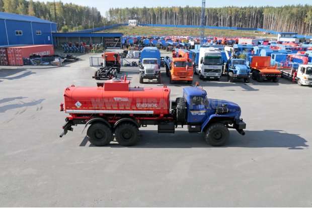 Автоцистерна для ГСМ АЦ-12 УСТ-5453 на шасси Урал-М 4320