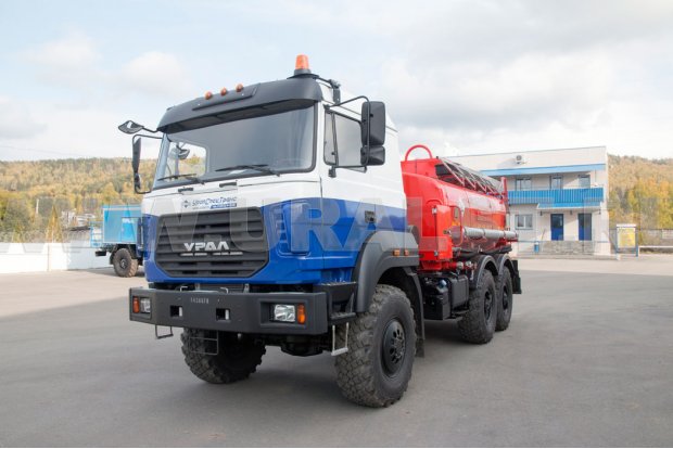 Автотопливозаправщик АТЗ-10 УСТ-5453