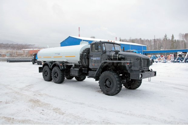 Автоцистерна для пищевых жидкостей АЦПТ-9,5 на шасси Урал