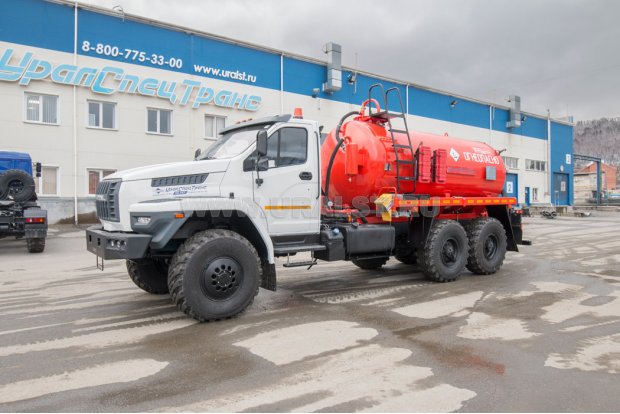 Автоцистерна вакуумная нефтепромысловая АКН-10 КО УСТ 5453 Урал NEXT 4320-72Е5Г38, рев. люк, доработка под ДОПОГ, УВЭОС