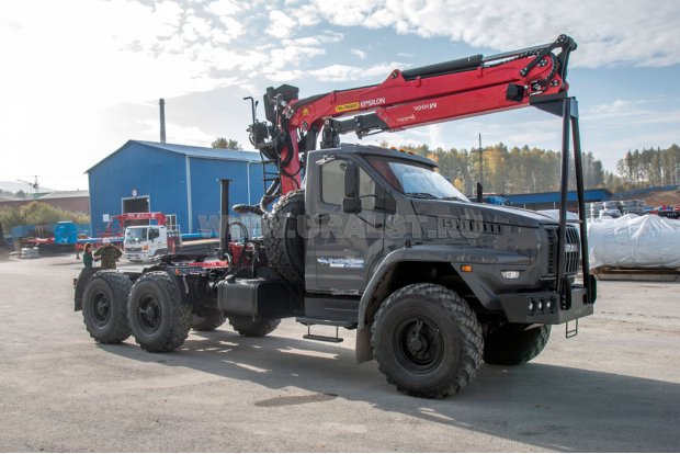 Тягач Урал 4320-74NEXT с гидроманипулятором Epsilon М130L97