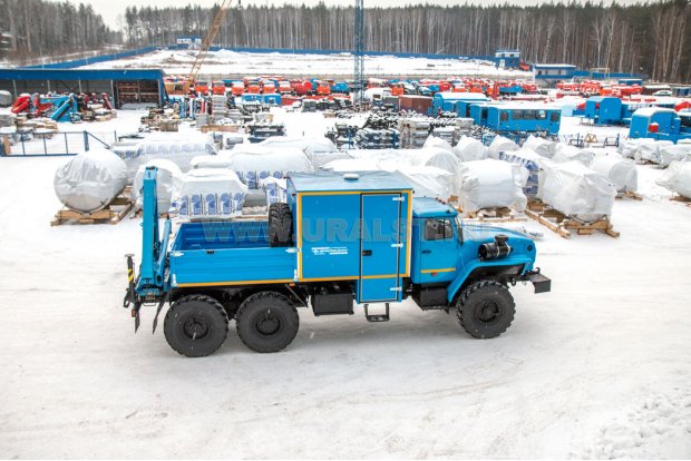 Грузопассажирский автомобиль УСТ Урал ГПА с КМУ ИМ-55