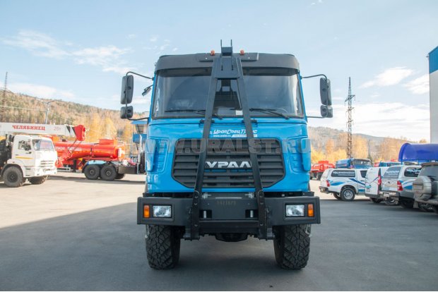 Седельный тягач с КМУ VM10L74