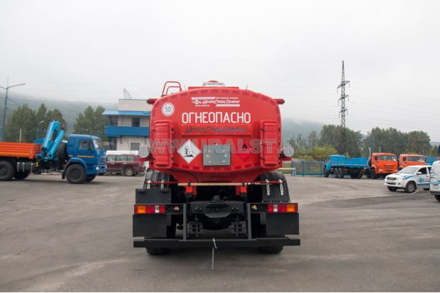 Автоцистерна АЦ-11 УСТ-5453