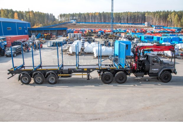 Седельный тягач Урал с ГМ М130L97 с полуприцепом сортиментовозом